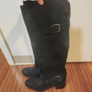 Vera Wang s.10 Real Leather black knee high boots (just needs cleaning)